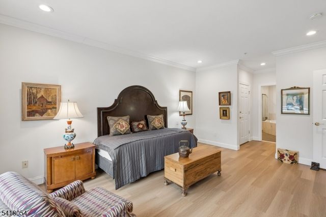 5205 Pointe Gate Dr, Livingston Twp., NJ 07039