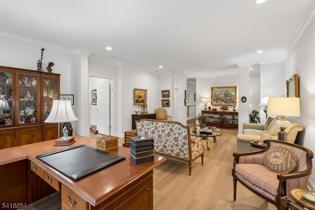 5205 Pointe Gate Dr, Livingston Twp., NJ 07039