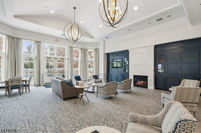 5205 Pointe Gate Dr, Livingston Twp., NJ 07039