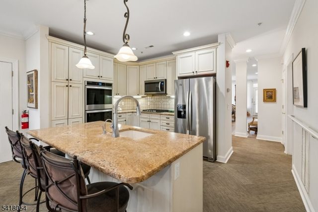 5205 Pointe Gate Dr, Livingston Twp., NJ 07039