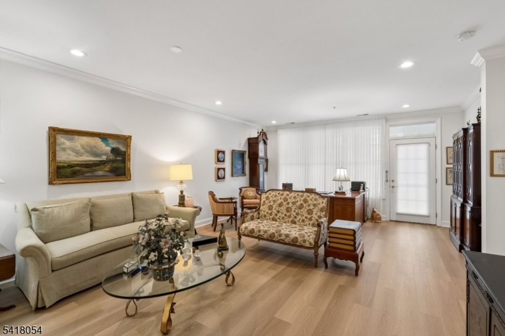 5205 Pointe Gate Dr, Livingston Twp., NJ 07039