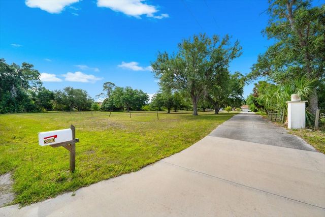 2900 CURRY LANE, Nokomis, FL 34275