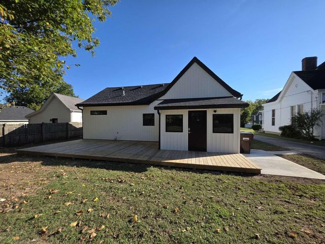 209 Holt Avenue, Mt Sterling, KY 40353