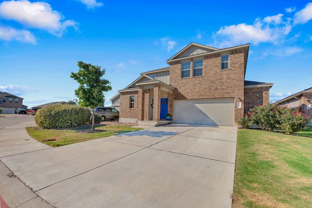 400 Xanadu DR, Jarrell, TX 76537