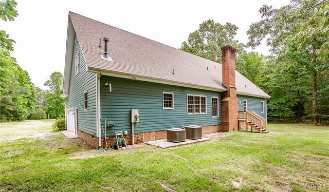 8011 Wood Dr, Disputanta, VA 23842
