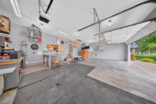 168 Free Bird Court, Palo, IA 52324
