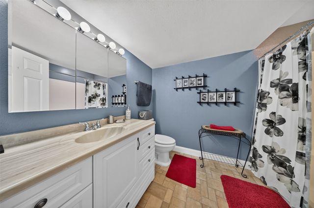 168 Free Bird Court, Palo, IA 52324