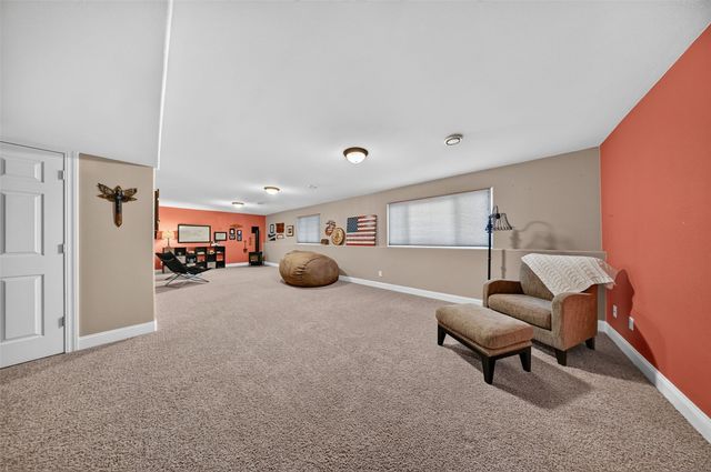 168 Free Bird Court, Palo, IA 52324