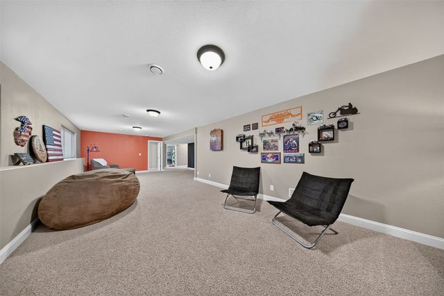 168 Free Bird Court, Palo, IA 52324