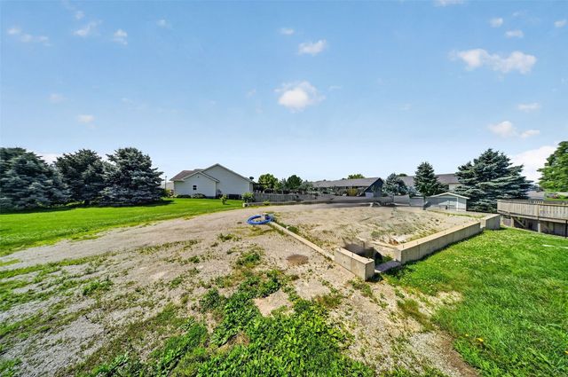 168 Free Bird Court, Palo, IA 52324