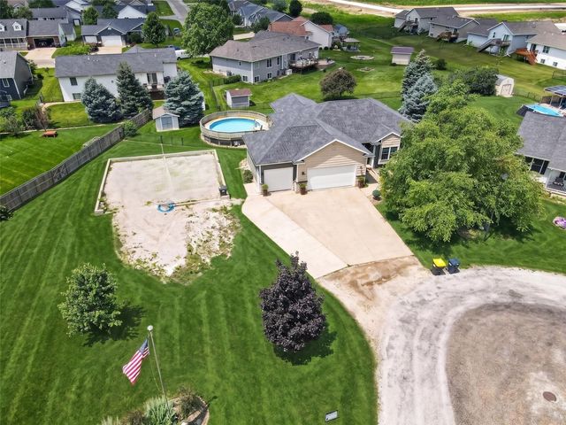 168 Free Bird Court, Palo, IA 52324