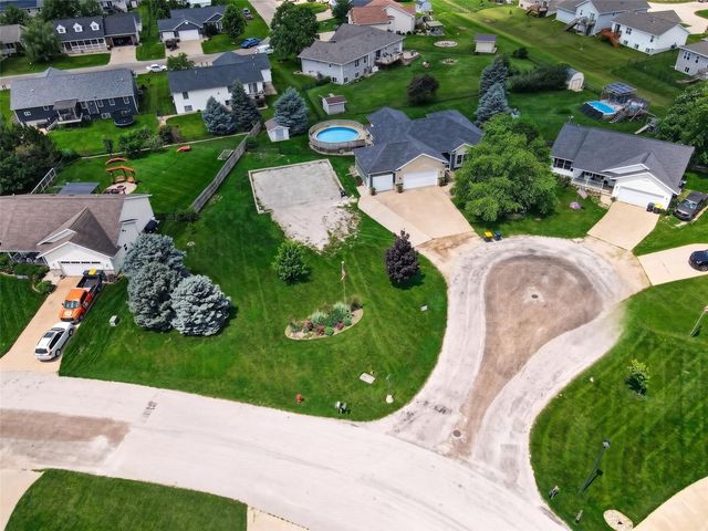 168 Free Bird Court, Palo, IA 52324