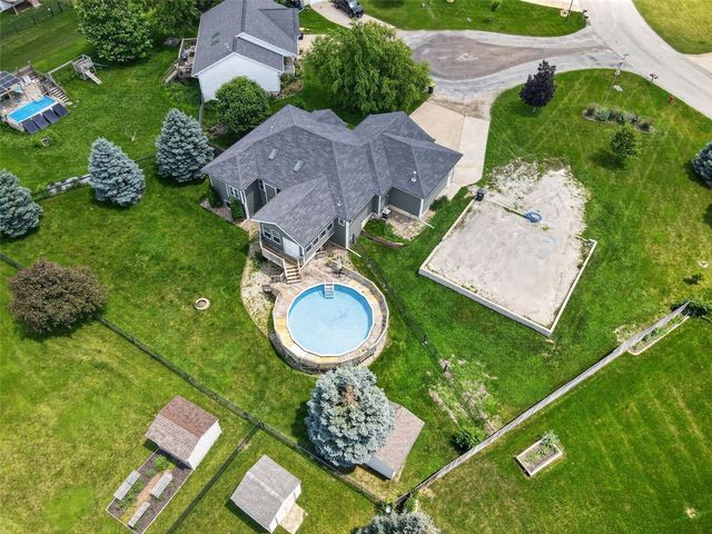 168 Free Bird Court, Palo, IA 52324