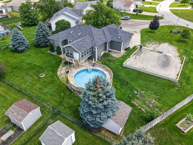 168 Free Bird Court, Palo, IA 52324
