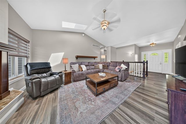 168 Free Bird Court, Palo, IA 52324