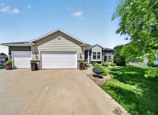 168 Free Bird Court, Palo, IA 52324