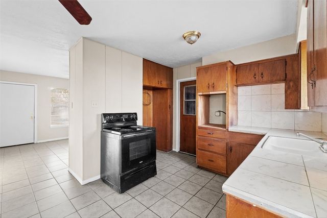 510 Blanco, Taft, TX 78390