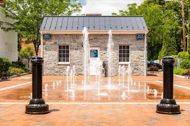 730 MERRIMANS LN, Winchester, VA 22601
