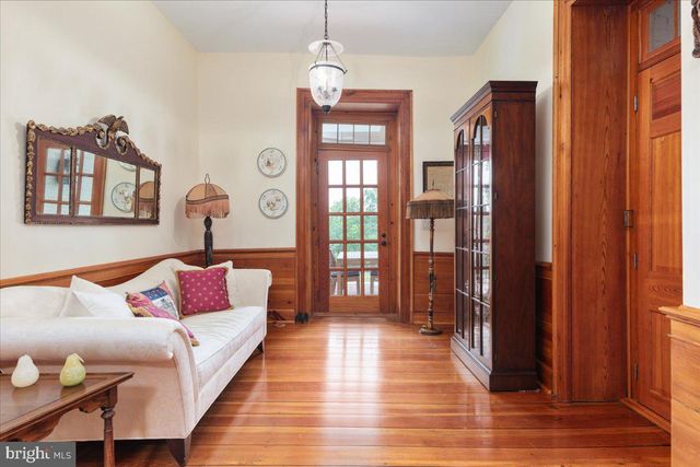 730 MERRIMANS LN, Winchester, VA 22601