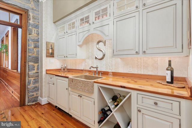 730 MERRIMANS LN, Winchester, VA 22601