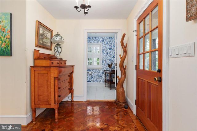 730 MERRIMANS LN, Winchester, VA 22601