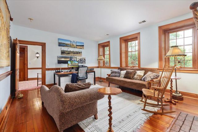 730 MERRIMANS LN, Winchester, VA 22601