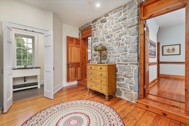 730 MERRIMANS LN, Winchester, VA 22601