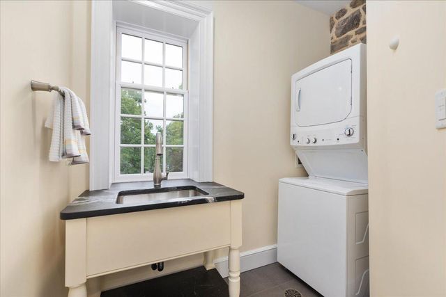 730 MERRIMANS LN, Winchester, VA 22601