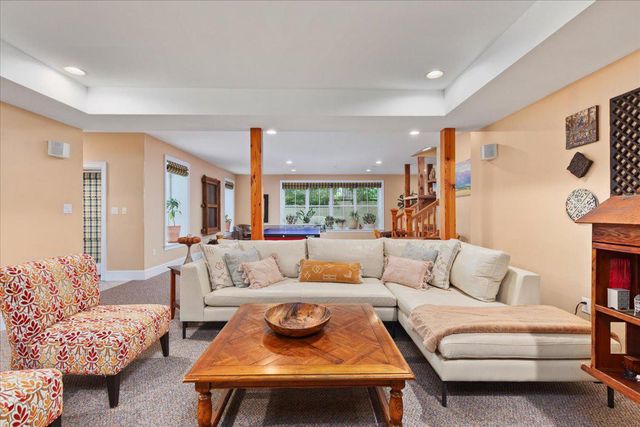 730 MERRIMANS LN, Winchester, VA 22601