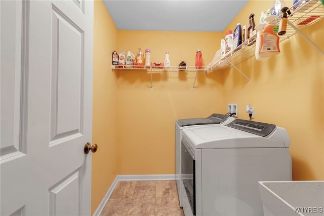 30 Sedge, Lancaster, NY 14086