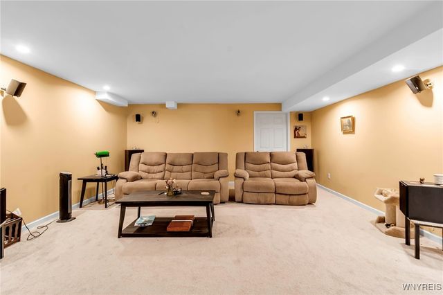 30 Sedge, Lancaster, NY 14086