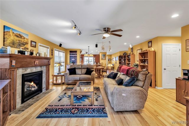 30 Sedge, Lancaster, NY 14086