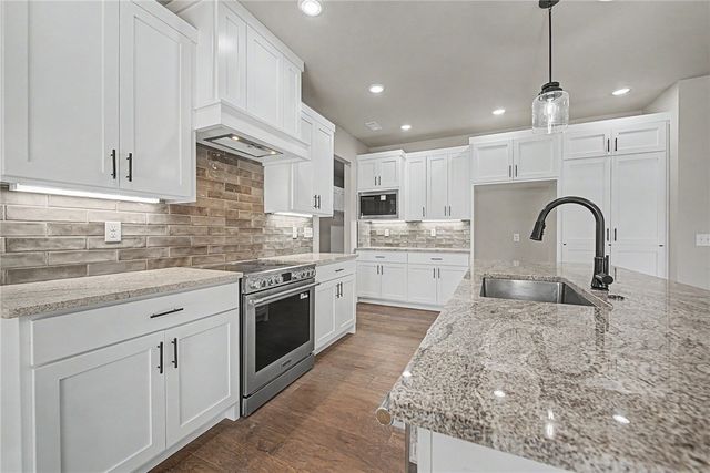2 Grier Lane, Bella Vista, AR 72715
