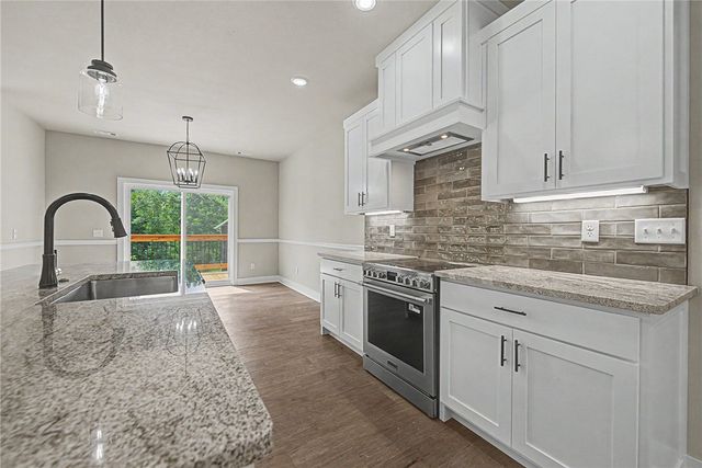 2 Grier Lane, Bella Vista, AR 72715
