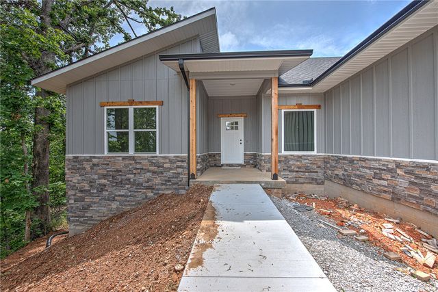 2 Grier Lane, Bella Vista, AR 72715