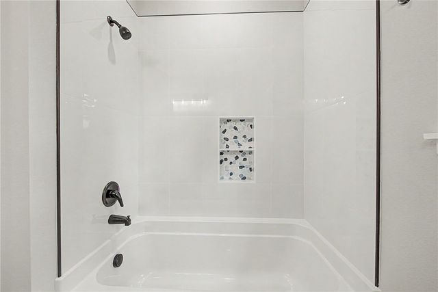 2 Grier Lane, Bella Vista, AR 72715