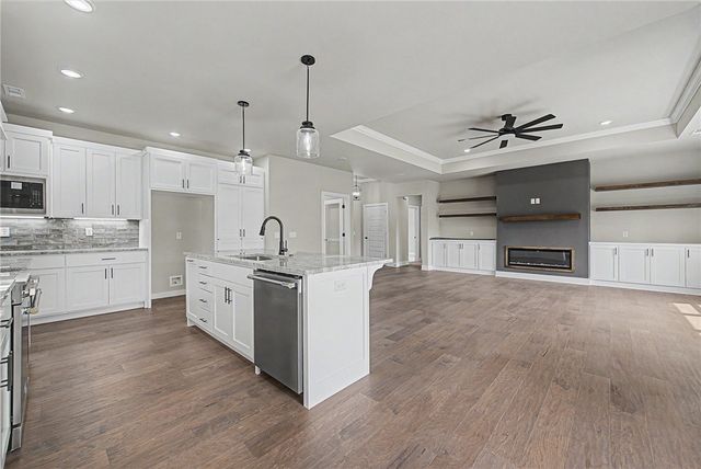 2 Grier Lane, Bella Vista, AR 72715
