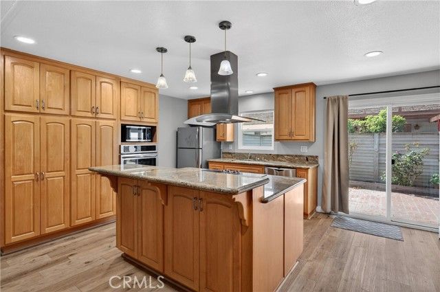 14802 Newport 20B, Tustin, CA 92780