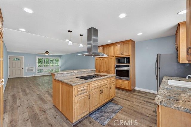 14802 Newport 20B, Tustin, CA 92780