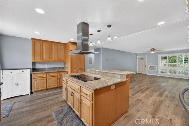 14802 Newport 20B, Tustin, CA 92780