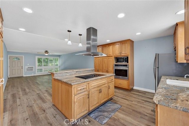 14802 Newport 20B, Tustin, CA 92780