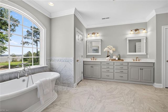 411 Lawnes Neck DR, Smithfield, VA 23430