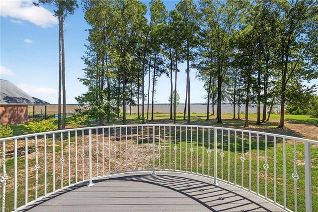 411 Lawnes Neck DR, Smithfield, VA 23430