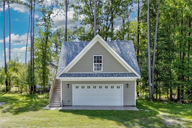 411 Lawnes Neck DR, Smithfield, VA 23430