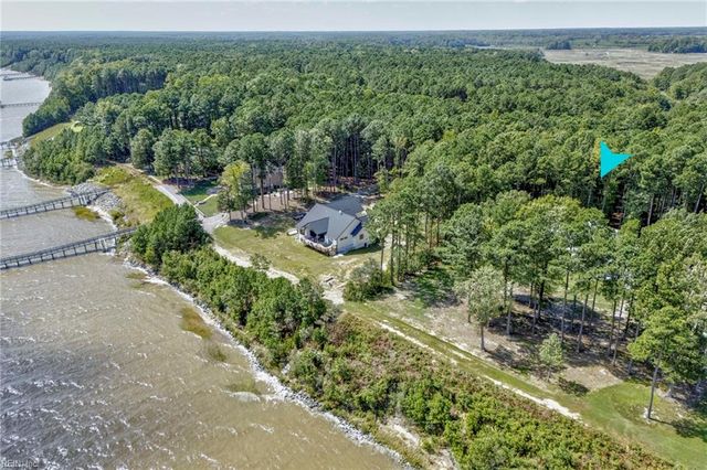 411 Lawnes Neck DR, Smithfield, VA 23430
