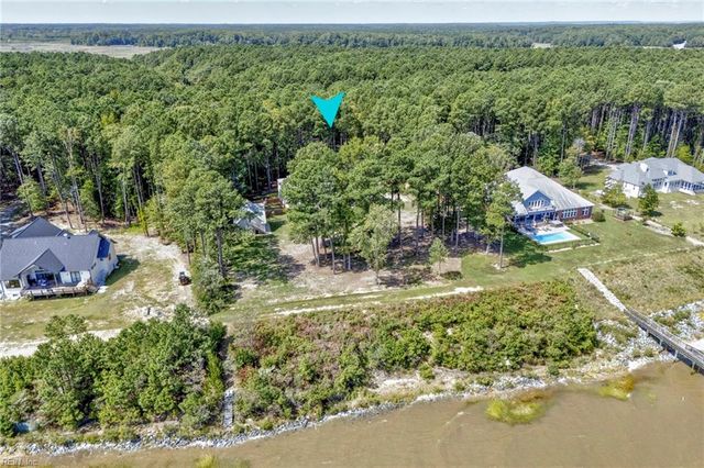 411 Lawnes Neck DR, Smithfield, VA 23430