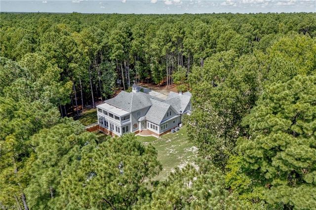 411 Lawnes Neck DR, Smithfield, VA 23430