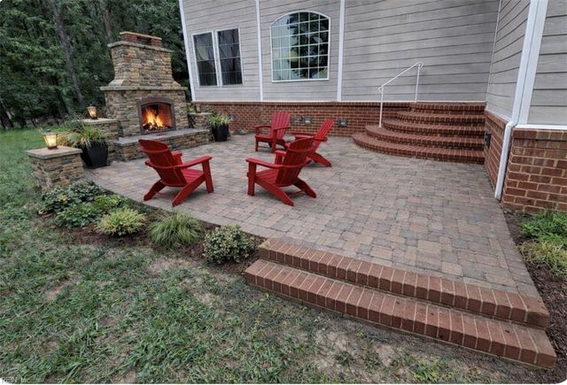 411 Lawnes Neck DR, Smithfield, VA 23430