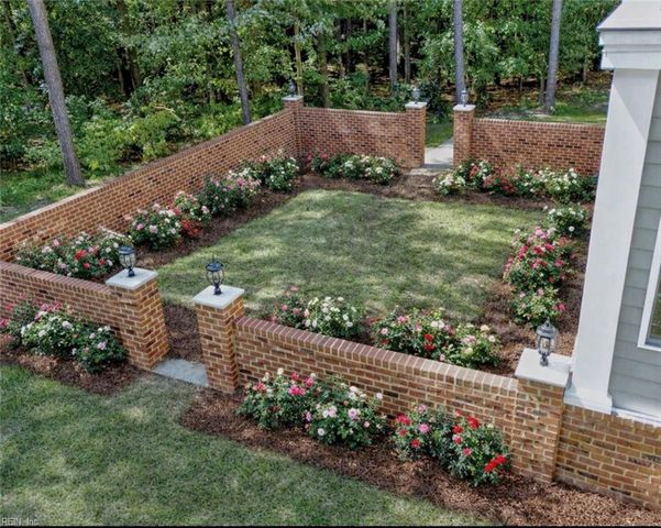 411 Lawnes Neck DR, Smithfield, VA 23430