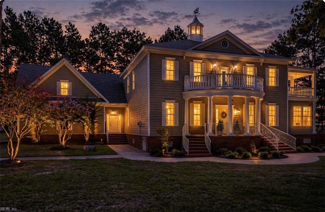 411 Lawnes Neck DR, Smithfield, VA 23430